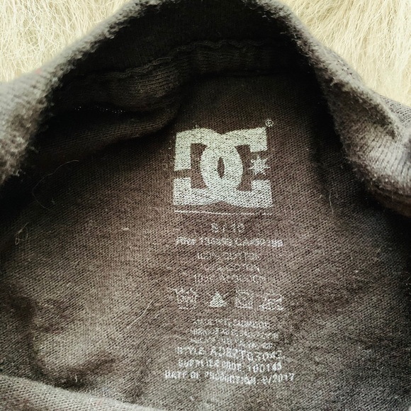 DC boys tee. - Picture 2 of 2
